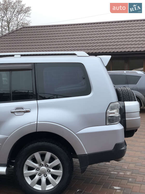 Внедорожник / Кроссовер Mitsubishi Pajero 2007 в Козельце