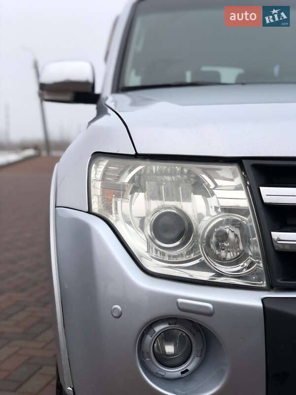 Внедорожник / Кроссовер Mitsubishi Pajero 2007 в Козельце