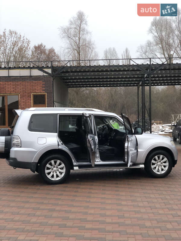 Внедорожник / Кроссовер Mitsubishi Pajero 2007 в Козельце