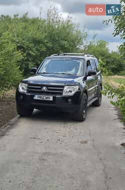 Внедорожник / Кроссовер Mitsubishi Pajero 2007 в Кременчуге
