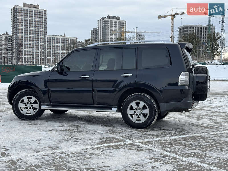 Позашляховик / Кросовер Mitsubishi Pajero 2008 в Києві