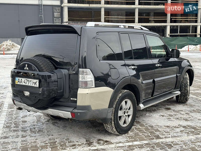 Позашляховик / Кросовер Mitsubishi Pajero 2008 в Києві