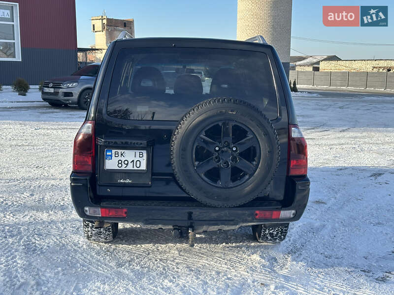 Позашляховик / Кросовер Mitsubishi Pajero 2005 в Дубні