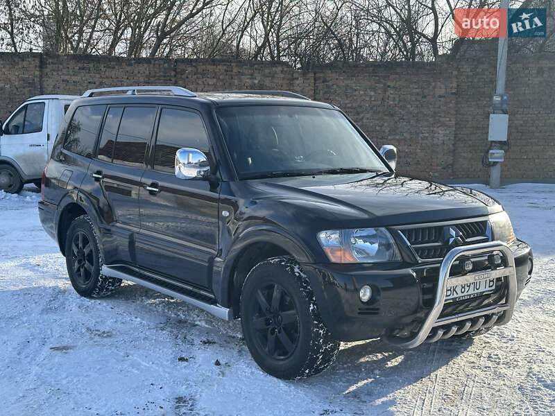 Позашляховик / Кросовер Mitsubishi Pajero 2005 в Дубні