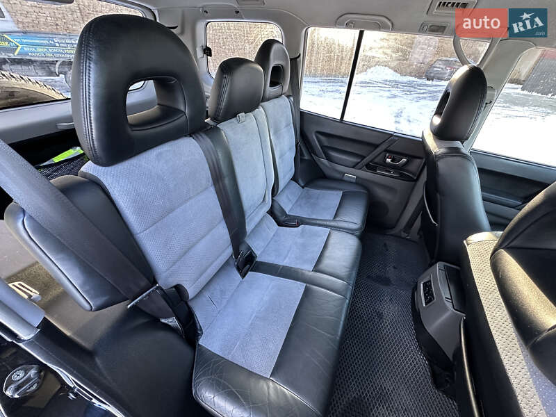 Позашляховик / Кросовер Mitsubishi Pajero 2005 в Дубні