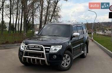 Внедорожник / Кроссовер Mitsubishi Pajero 2008 в Краматорске