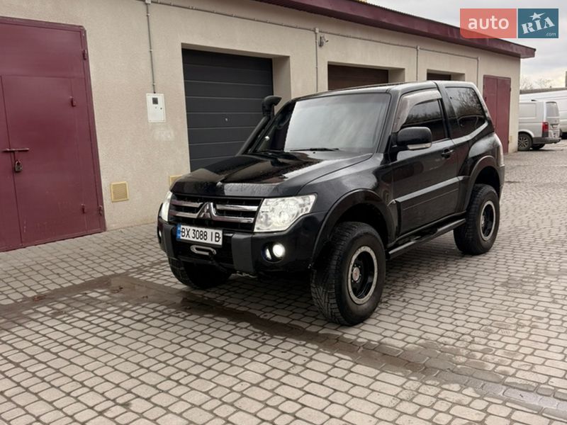 Mitsubishi Pajero 2010