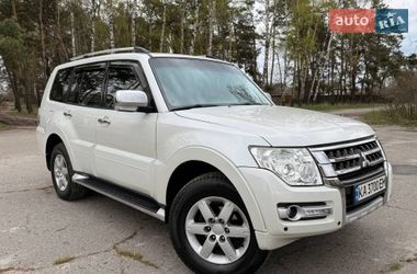 Внедорожник / Кроссовер Mitsubishi Pajero 2016 в Ахтырке