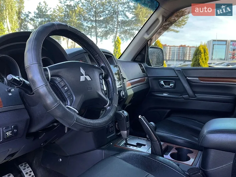 Mitsubishi Pajero 2008 VIN JMYLRV93W8J710914 фото оголошення 10 з 63
