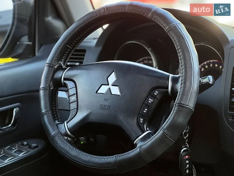 Mitsubishi Pajero 2008 VIN JMYLRV93W8J710914 фото оголошення 15 з 63