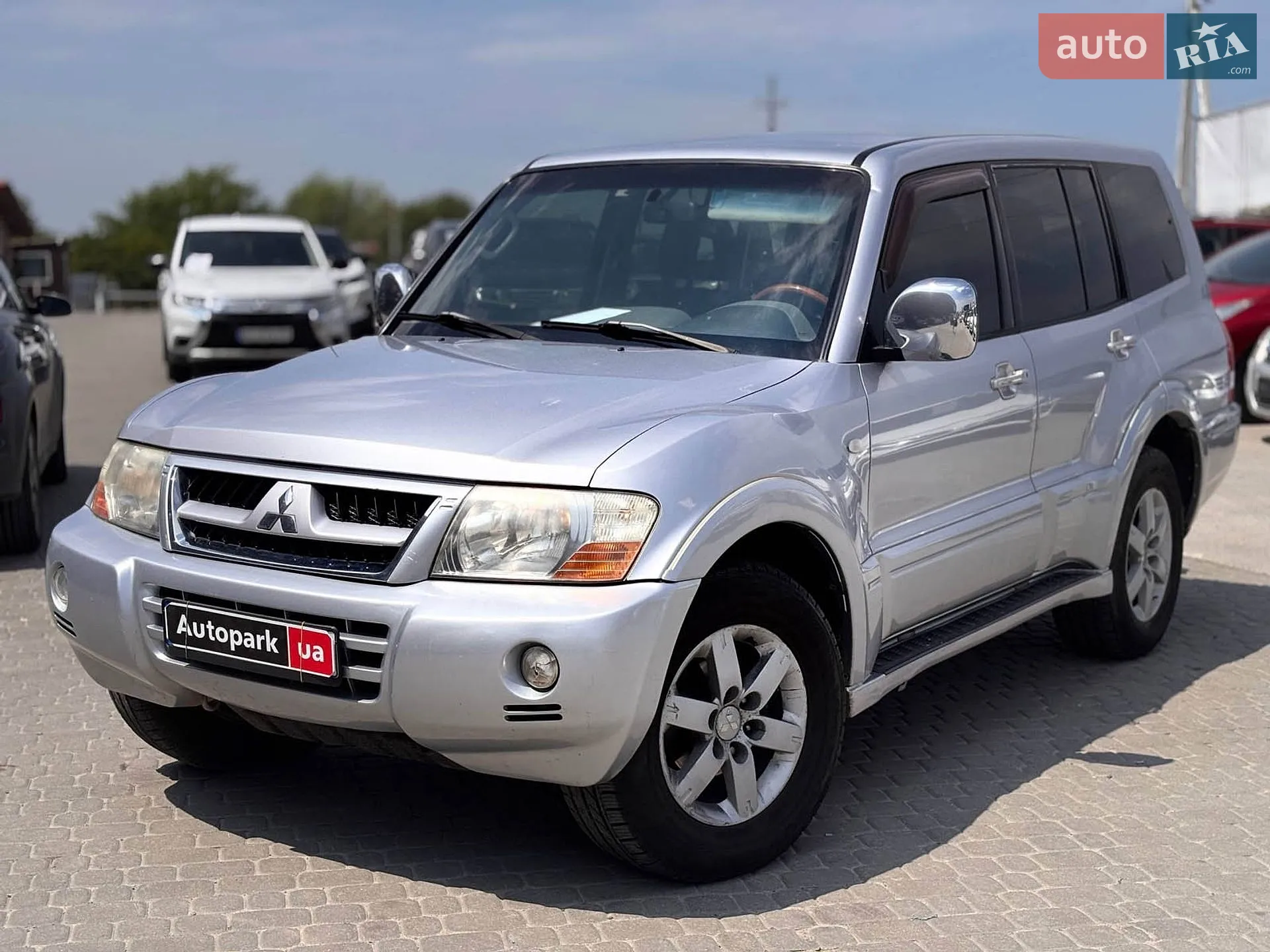 Mitsubishi Pajero 2010 VIN JMYLRV95WAJ702942 фото оголошення 2 з 23