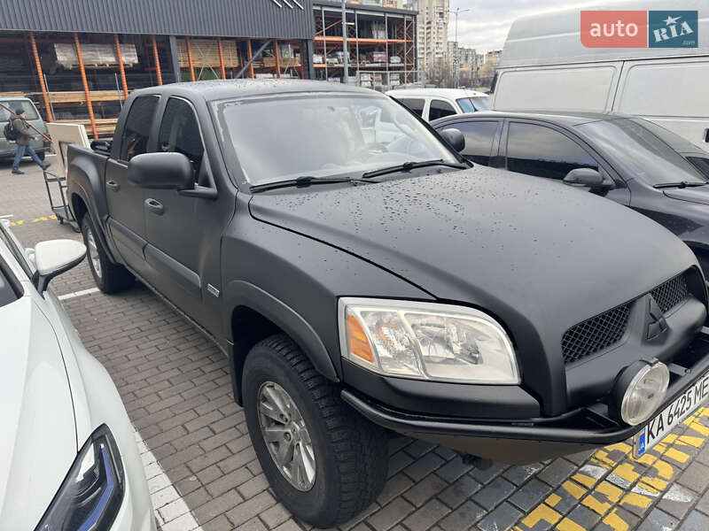 Пикап Mitsubishi Raider 2006 в Киеве