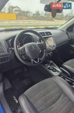 Позашляховик / Кросовер Mitsubishi RVR 2020 в 