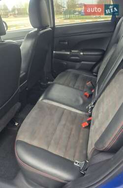Позашляховик / Кросовер Mitsubishi RVR 2020 в 