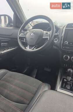 Позашляховик / Кросовер Mitsubishi RVR 2020 в 