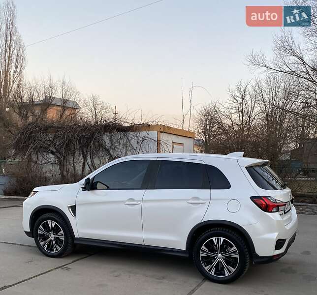 Внедорожник / Кроссовер Mitsubishi RVR 2021 в Александрие