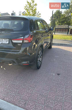 Позашляховик / Кросовер Mitsubishi RVR 2021 в 