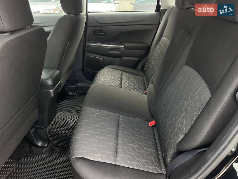 Внедорожник / Кроссовер Mitsubishi RVR 2021 в Львове