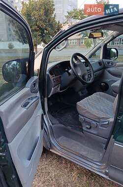 Минивэн Mitsubishi Space Gear 1999 в 