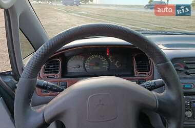 Минивэн Mitsubishi Space Gear 1999 в 