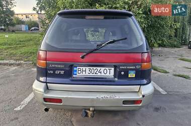 Минивэн Mitsubishi Space Runner 1994 в 