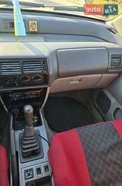 Минивэн Mitsubishi Space Runner 1997 в 