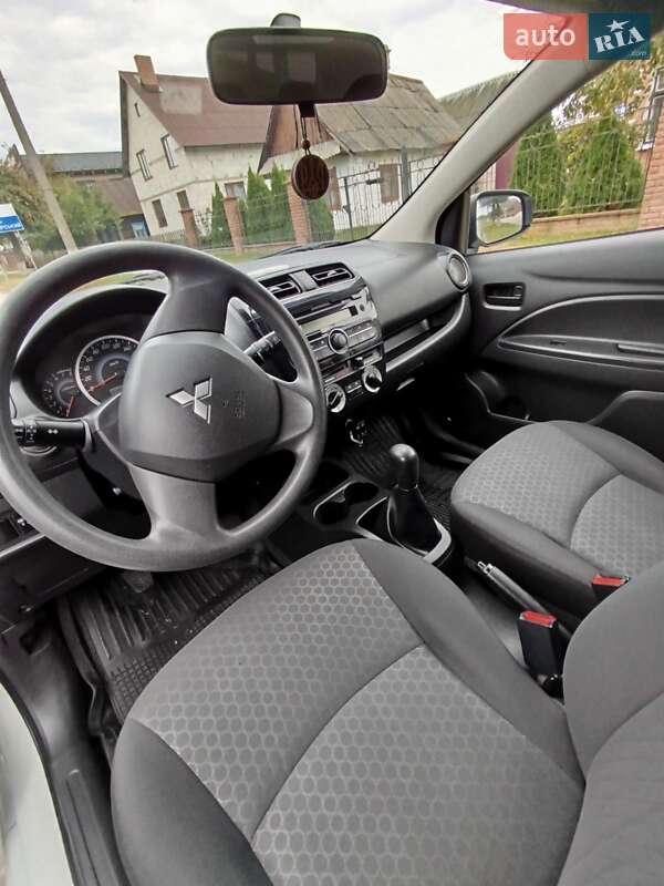 Хэтчбек Mitsubishi Space Star 2015 в Любешове
