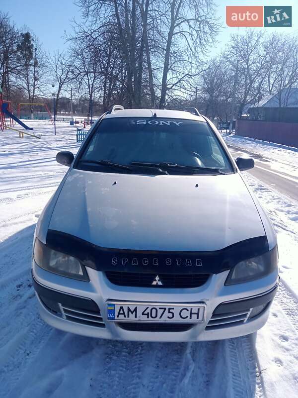 Минивэн Mitsubishi Space Star 2004 в 