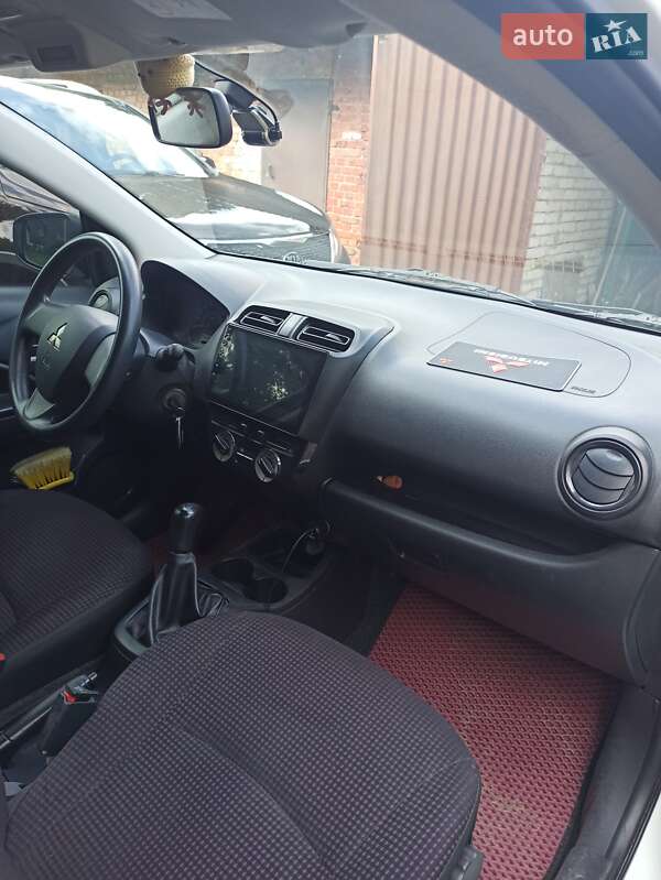 Хетчбек Mitsubishi Space Star 2015 в Сумах