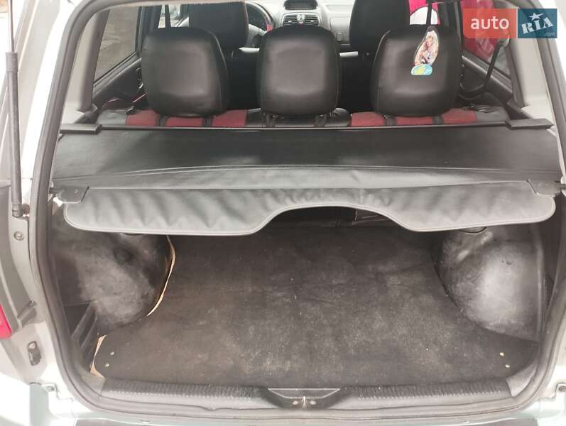 Мінівен Mitsubishi Space Star 2004 в Києві фото 16 Мінівен Mitsubishi Space Star 2004 в Києві