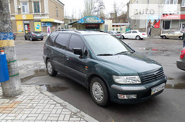 Минивэн Mitsubishi Space Wagon 2000 в Бердянске