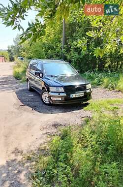 Минивэн Mitsubishi Space Wagon 2002 в 