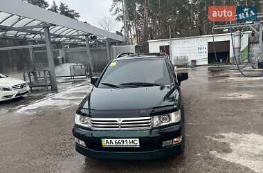 Минивэн Mitsubishi Space Wagon 1998 в 