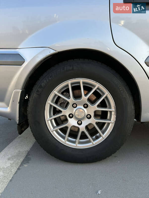 Минивэн Mitsubishi Space Wagon 2003 в Киеве