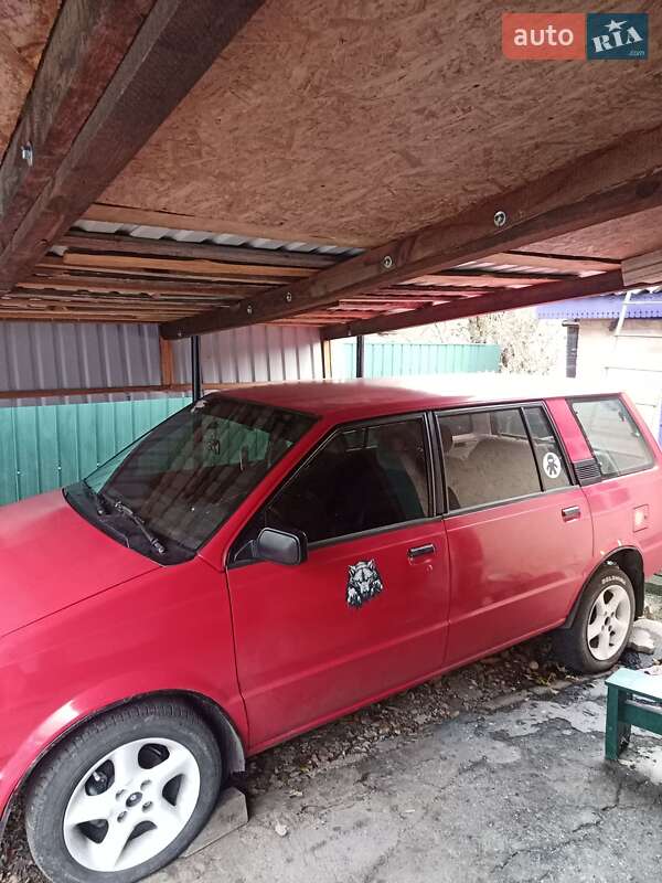 Минивэн Mitsubishi Space Wagon 1986 в Полтаве