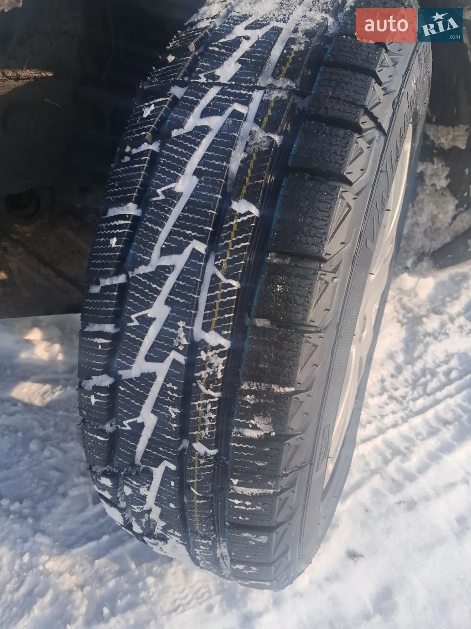 Авто в досить не поганому стані 
Варене і оброблено дно 
Один мінус по задній лівій арці,розірвали трохи об стобчик.
На 16 колесах, зимова гума 60% + два нових колеса.
Електро дзеркала з підігрівом 
Електро люк , не тече 
Ходовка в нормі окрім одного підшибника і гранати (можливо і встигну зробити )
Нове зчеплення
Електрика справна вся 
Мотор і кпп теж в нормі 
7 місць по тп і по факту теж 
Три ряди сидінь 
Доручення пишеться на один місяць для переоформлення. 
Вмістке авто з великим кліренсом 
Можливий обмін на повний привід чи щось цікаве. 
Пишіть сюди 
Зв'язок дуже поганий , сам передзвоню 
Авто в Недашках Житомирська область