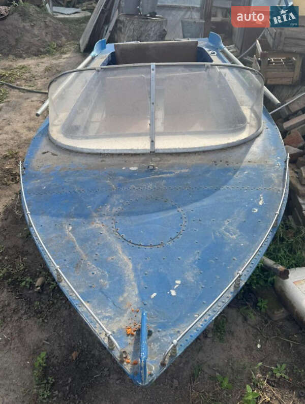 Лодка МКМ Херсонка 1987 в Черкассах