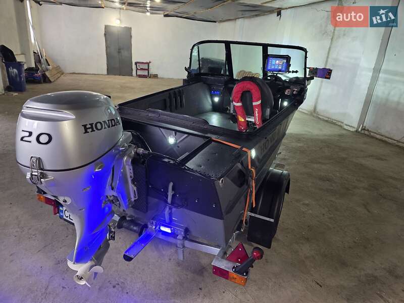 Катер МКМ Херсонка 1971 в Черновцах фото 11 Катер МКМ Херсонка 1971 в Черновцах