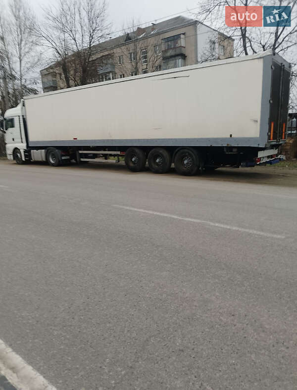 Изотермическая будка Montracon Bulk Tipper 2000 в Львове