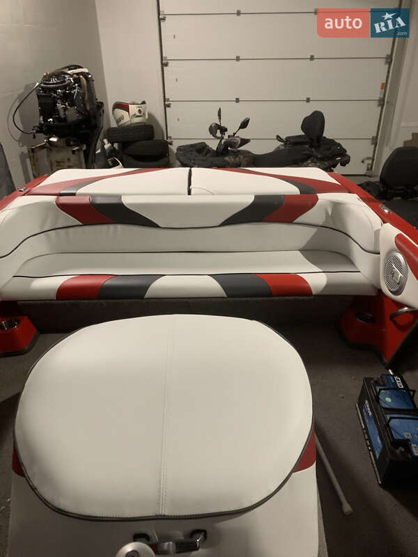 Катер Moomba Mobius 2007 в Черкасах фото 5 Катер Moomba Mobius 2007 в Черкасах