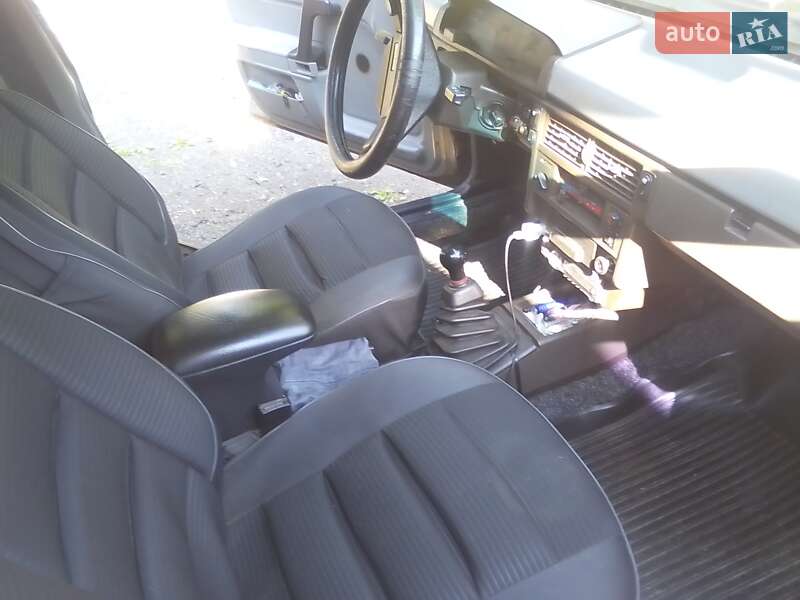 Хэтчбек Москвич/АЗЛК 2141 1988 в Каменском