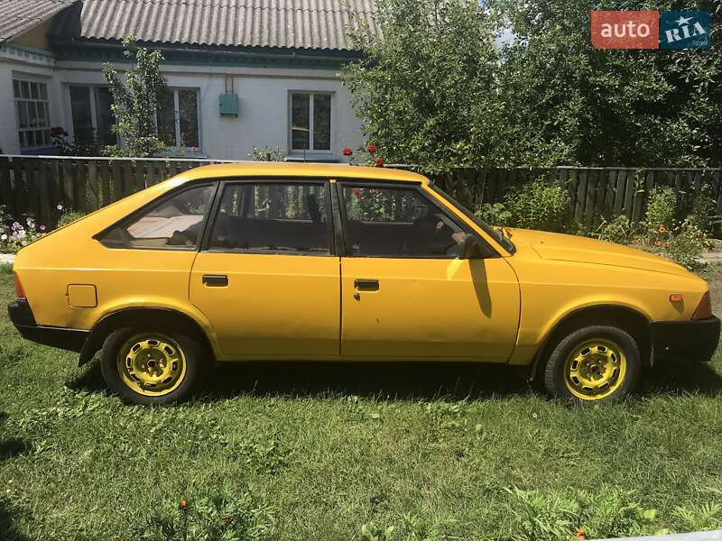 Хэтчбек Москвич/АЗЛК 2141 1990 в Киеве