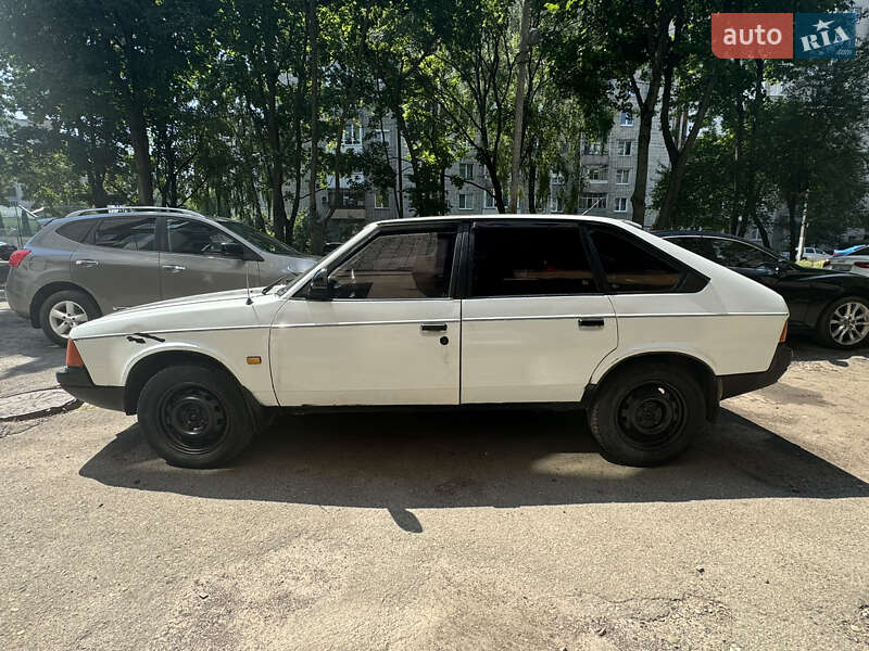 Седан Москвич/АЗЛК 2141 1991 в Львове