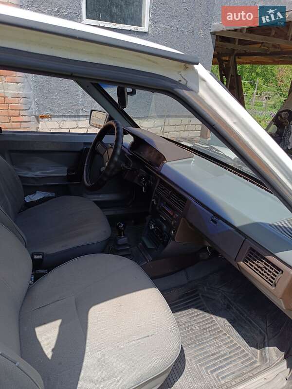 Хэтчбек Москвич/АЗЛК 2141 1989 в Харькове
