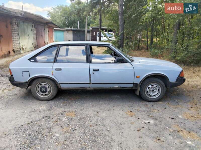 Хэтчбек Москвич/АЗЛК 2141 1992 в Кривом Роге