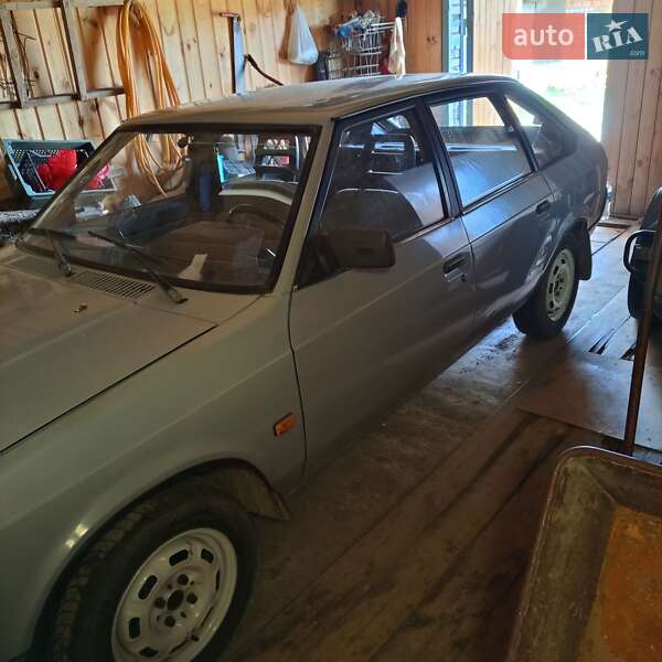 Лифтбек Москвич/АЗЛК 2141 1991 в Шостке фото 4 Лифтбек Москвич/АЗЛК 2141 1991 в Шостке