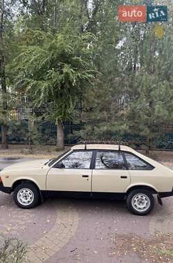 Хэтчбек Москвич/АЗЛК 2141 1990 в 