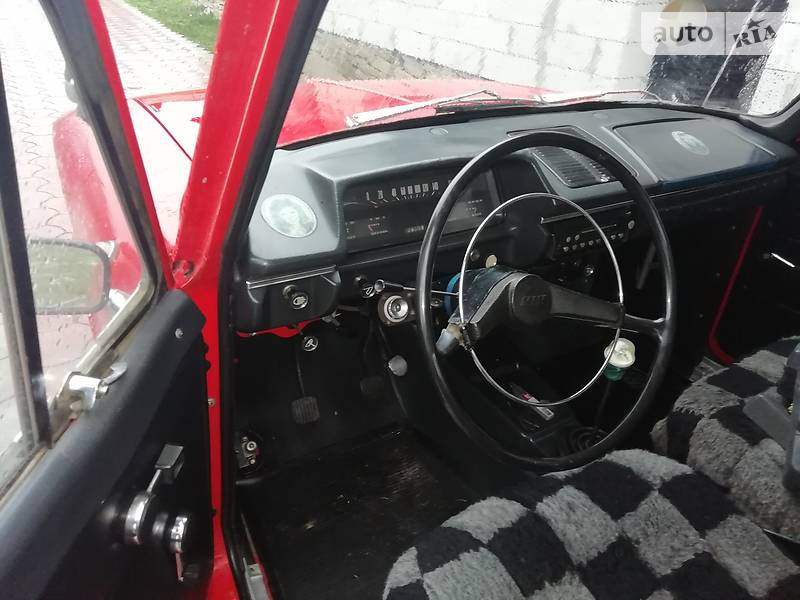 Седан Москвич/АЗЛК 412 1982 в Надворной