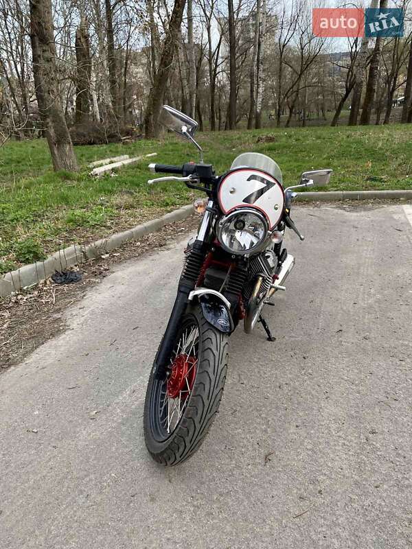 Кафе рейсер Moto Guzzi V7 Racer 2011 в Киеве
