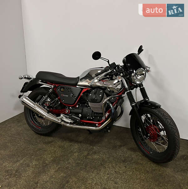 Кафе рейсер Moto Guzzi V7 Racer 2014 в Одессе